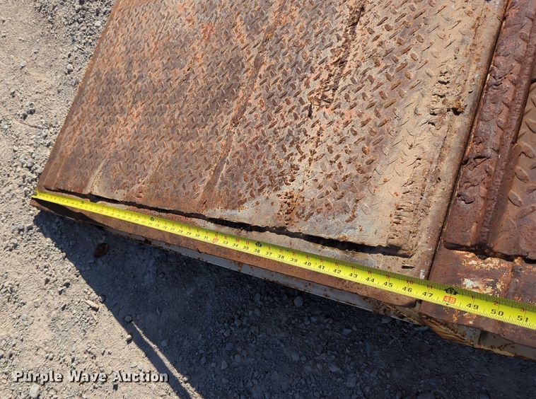 image for item LY9352 2001 Trail King  drop deck equipment trailer