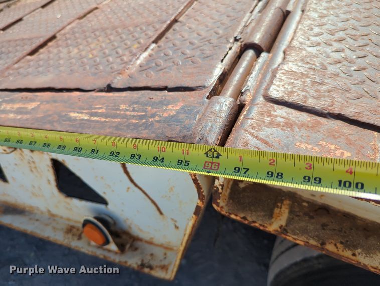 image for item LY9352 2001 Trail King  drop deck equipment trailer