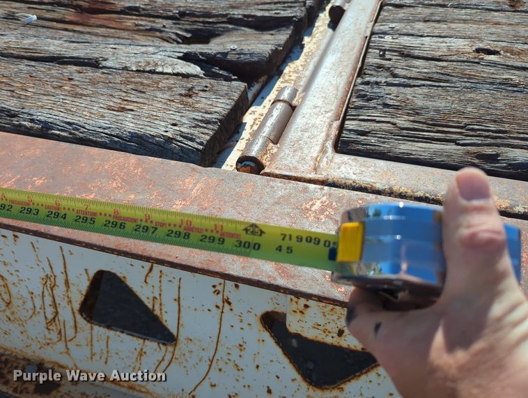 image for item LY9352 2001 Trail King  drop deck equipment trailer