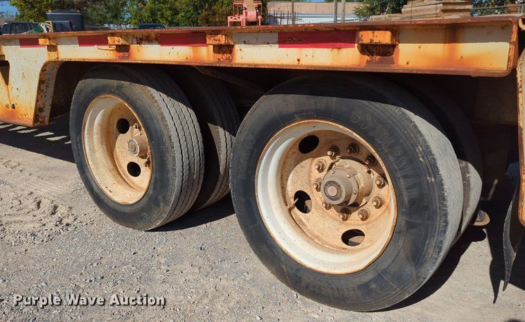 image for item LY9352 2001 Trail King  drop deck equipment trailer