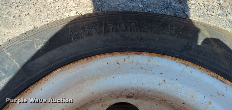 image for item LY9352 2001 Trail King  drop deck equipment trailer