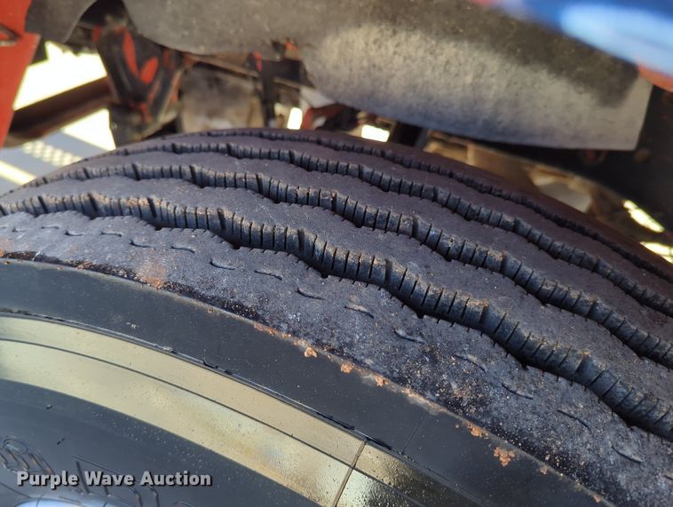 image for item LY9475 2004 Kenworth W900  semi truck