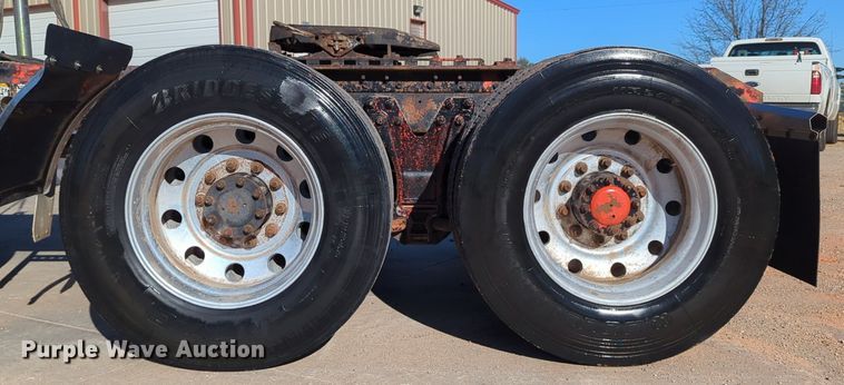 image for item LY9475 2004 Kenworth W900  semi truck