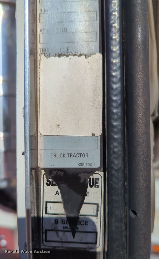 image for item LY9475 2004 Kenworth W900  semi truck