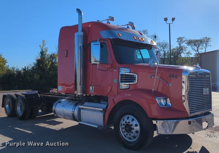 image for item LY9476 2016 Freightliner Coronado 122SD  semi truck