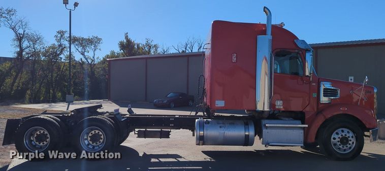 image for item LY9476 2016 Freightliner Coronado 122SD  semi truck