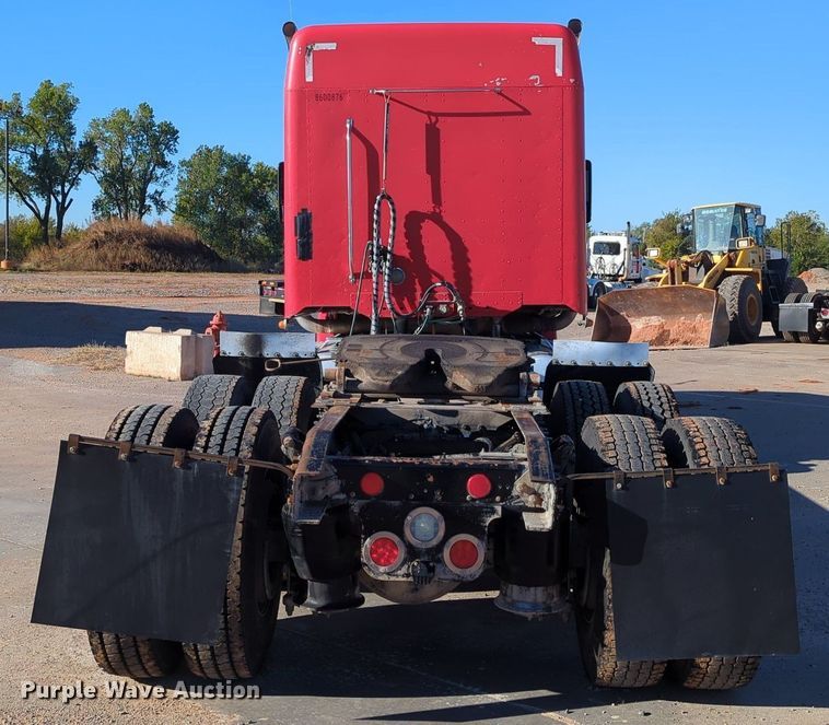 image for item LY9476 2016 Freightliner Coronado 122SD  semi truck