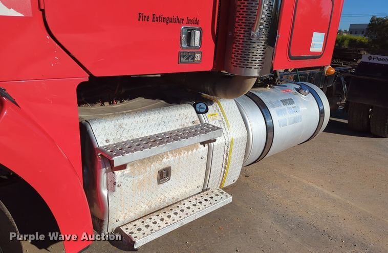 image for item LY9476 2016 Freightliner Coronado 122SD  semi truck