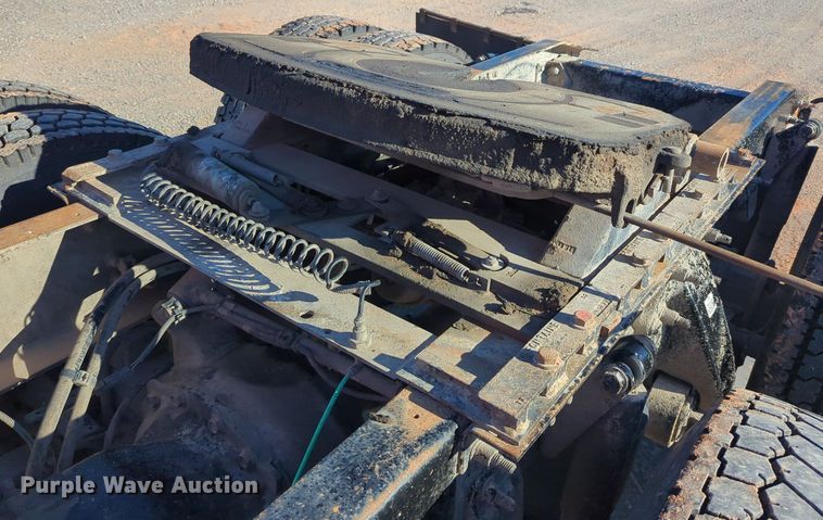 image for item LY9476 2016 Freightliner Coronado 122SD  semi truck