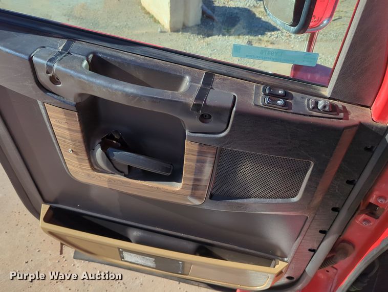 image for item LY9476 2016 Freightliner Coronado 122SD  semi truck