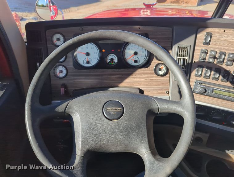 image for item LY9476 2016 Freightliner Coronado 122SD  semi truck