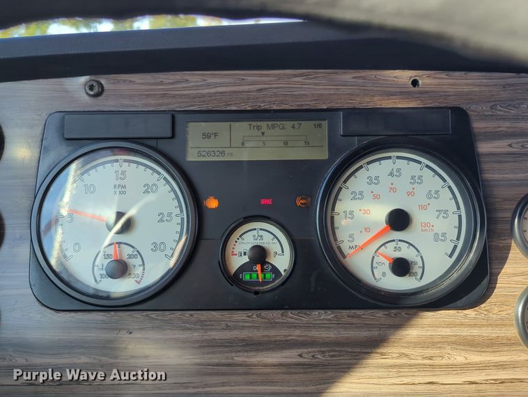 image for item LY9476 2016 Freightliner Coronado 122SD  semi truck