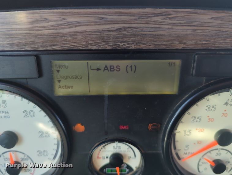 image for item LY9476 2016 Freightliner Coronado 122SD  semi truck