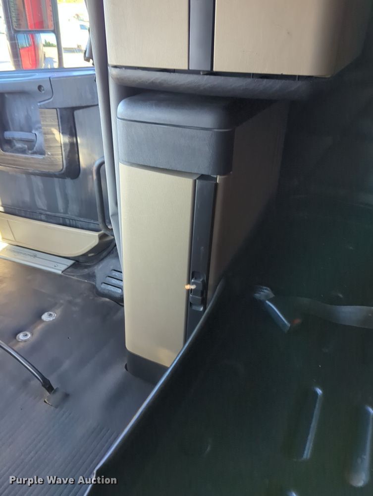 image for item LY9476 2016 Freightliner Coronado 122SD  semi truck