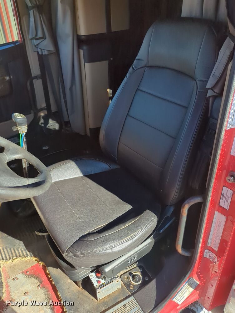 image for item LY9476 2016 Freightliner Coronado 122SD  semi truck