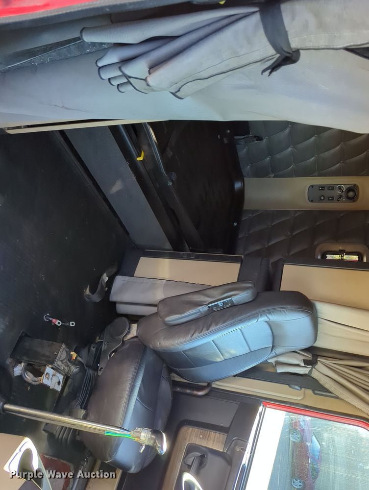 image for item LY9476 2016 Freightliner Coronado 122SD  semi truck