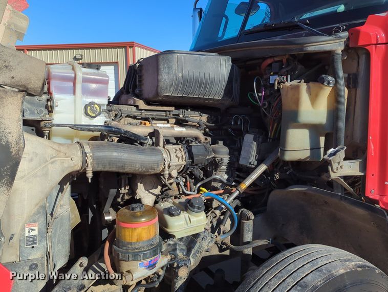 image for item LY9476 2016 Freightliner Coronado 122SD  semi truck