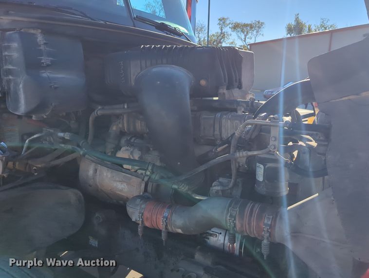 image for item LY9476 2016 Freightliner Coronado 122SD  semi truck