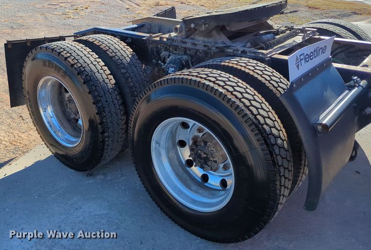 image for item LY9476 2016 Freightliner Coronado 122SD  semi truck