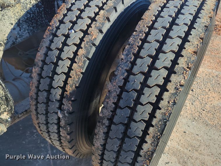 image for item LY9476 2016 Freightliner Coronado 122SD  semi truck