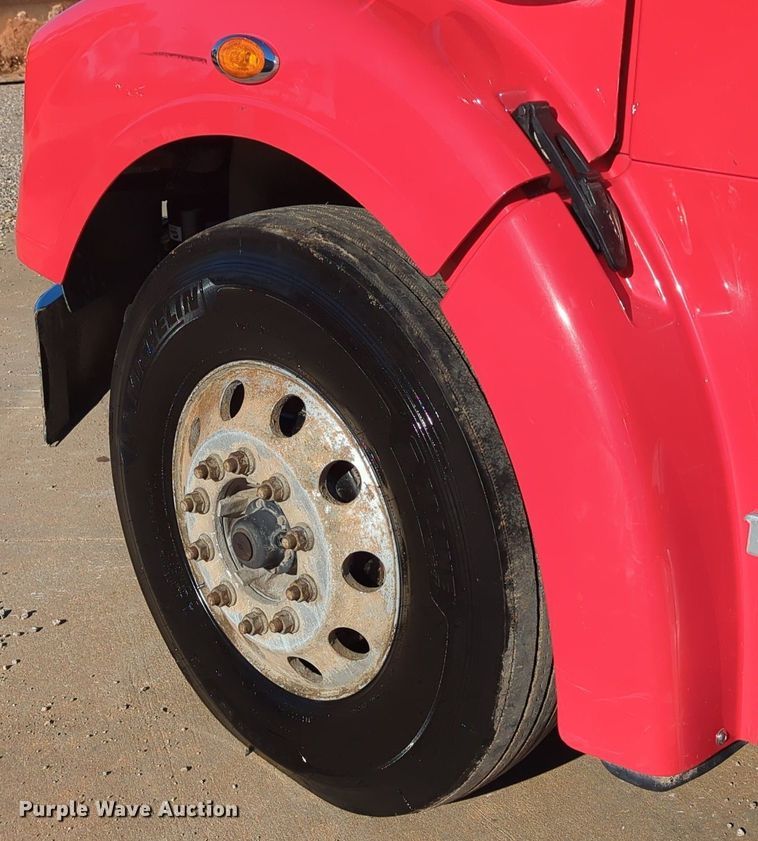 image for item LY9476 2016 Freightliner Coronado 122SD  semi truck