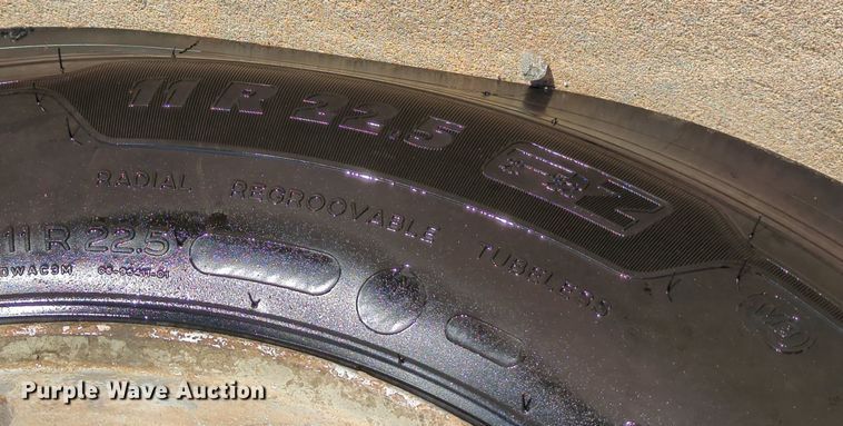 image for item LY9476 2016 Freightliner Coronado 122SD  semi truck