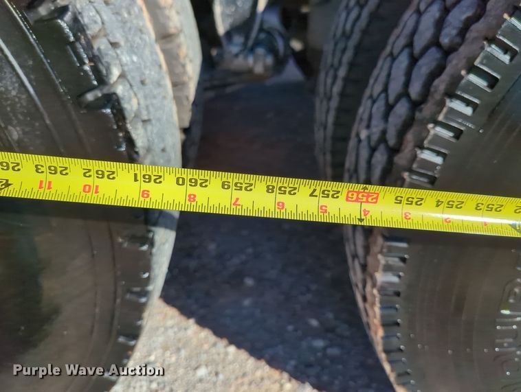 image for item LY9476 2016 Freightliner Coronado 122SD  semi truck