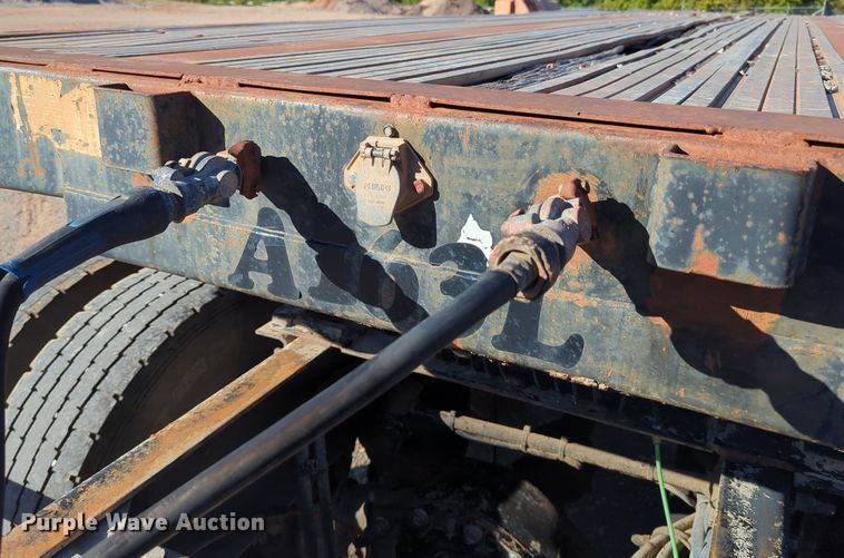 image for item LY9477 1996 Transcraft TL-2000  flatbed trailer