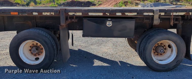 image for item LY9477 1996 Transcraft TL-2000  flatbed trailer