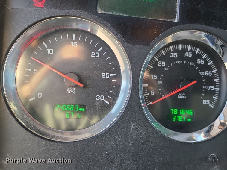 image for item MJ9442 2014 Kenworth   T660 semi truck