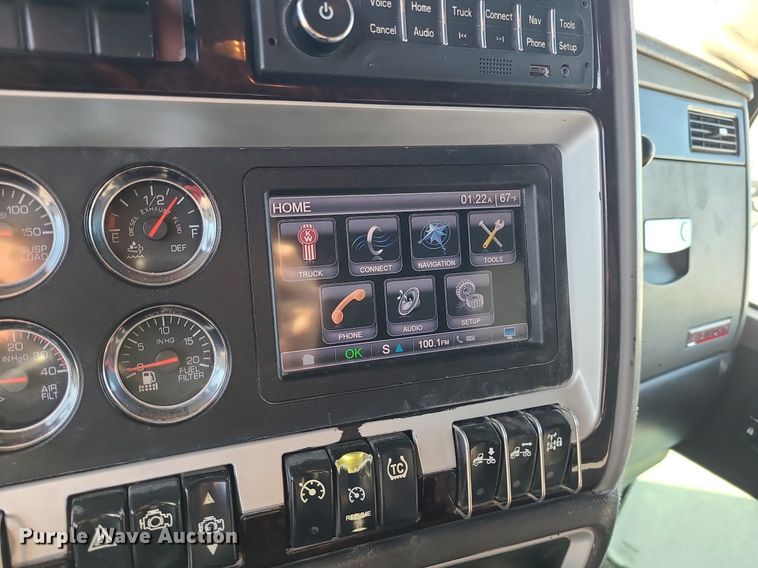 image for item MJ9442 2014 Kenworth   T660 semi truck