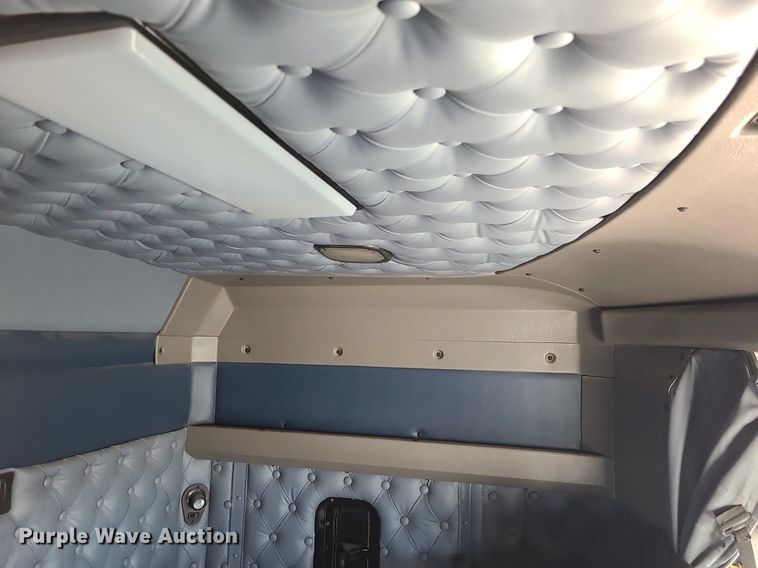 image for item MJ9442 2014 Kenworth   T660 semi truck