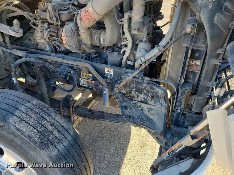 image for item MJ9442 2014 Kenworth   T660 semi truck