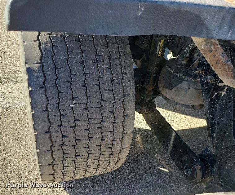 image for item MJ9442 2014 Kenworth   T660 semi truck