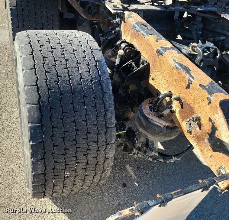 image for item MJ9442 2014 Kenworth   T660 semi truck