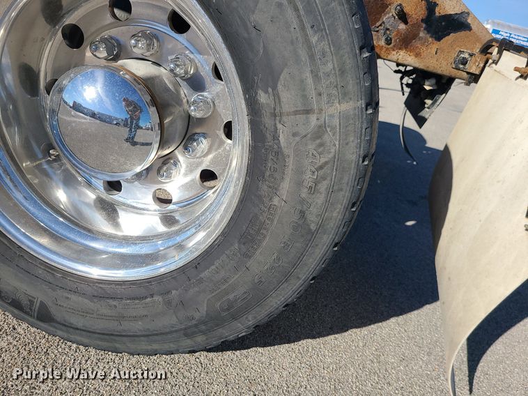 image for item MJ9442 2014 Kenworth   T660 semi truck