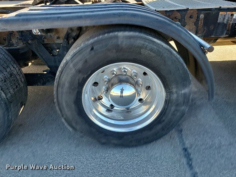 image for item MJ9442 2014 Kenworth   T660 semi truck