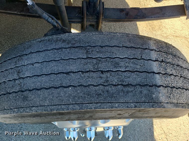 image for item MJ9442 2014 Kenworth   T660 semi truck