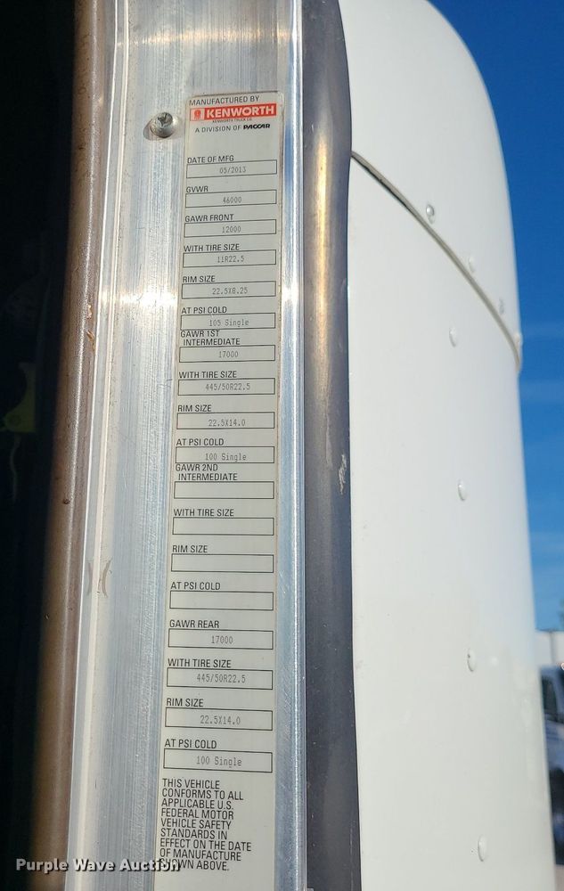 image for item MJ9442 2014 Kenworth   T660 semi truck