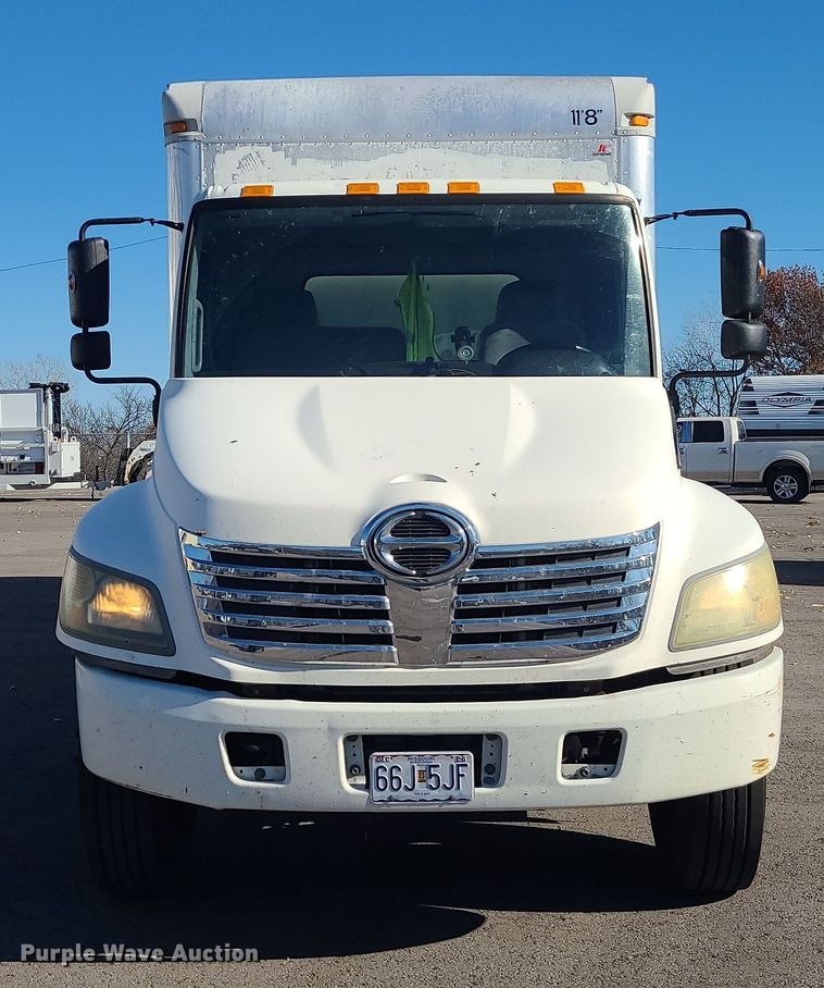 image for item MJ9530 2008 Hino 268  box truck