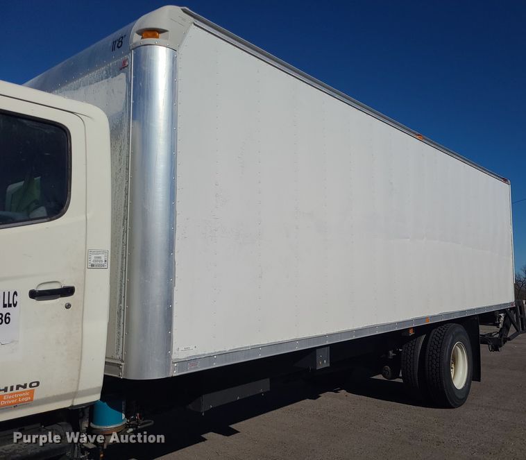 image for item MJ9530 2008 Hino 268  box truck