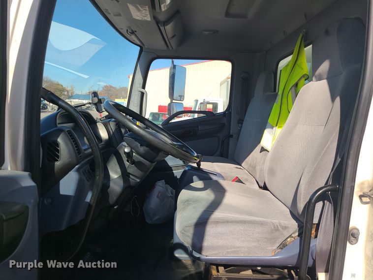 image for item MJ9530 2008 Hino 268  box truck