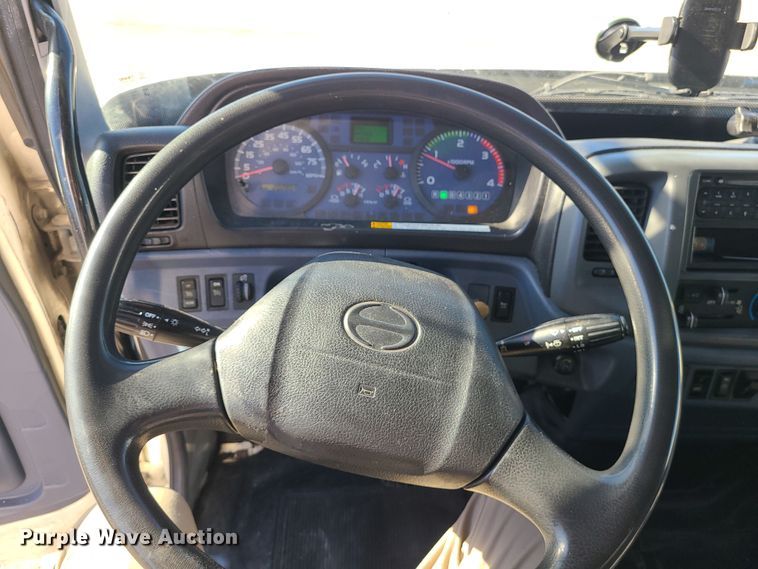 image for item MJ9530 2008 Hino 268  box truck