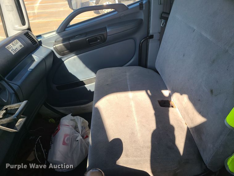 image for item MJ9530 2008 Hino 268  box truck