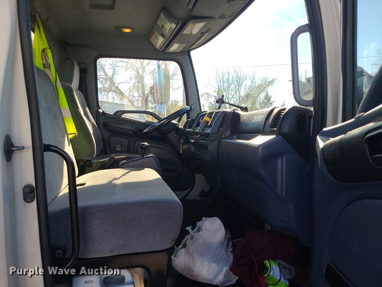 image for item MJ9530 2008 Hino 268  box truck