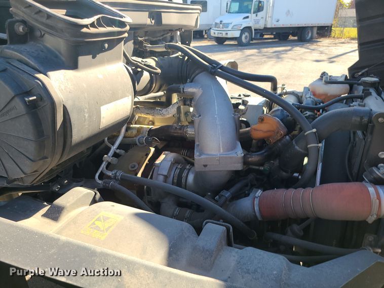 image for item MJ9530 2008 Hino 268  box truck