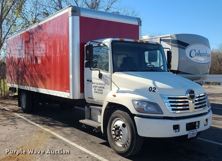 image for item MJ9531 2010 Hino 268  box truck