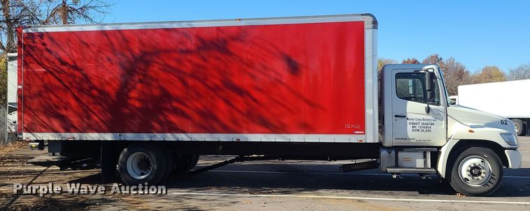 image for item MJ9531 2010 Hino 268  box truck