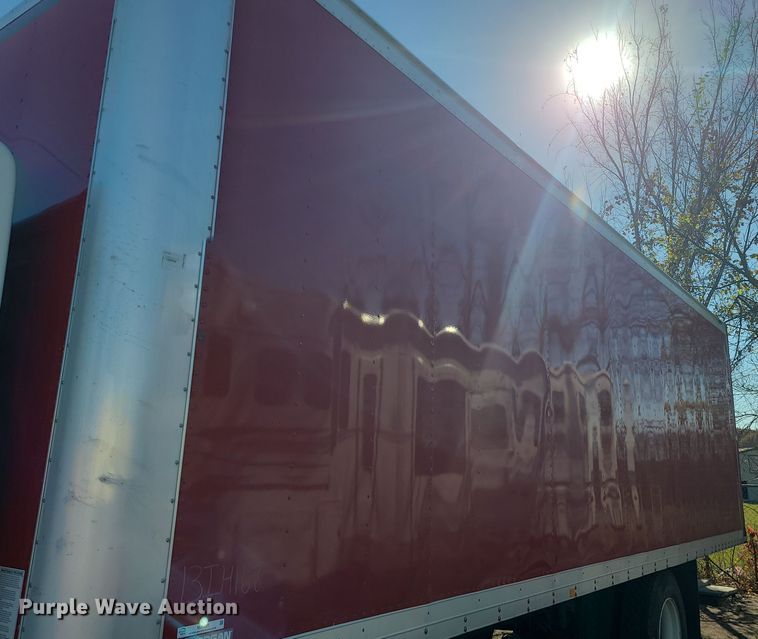 image for item MJ9531 2010 Hino 268  box truck