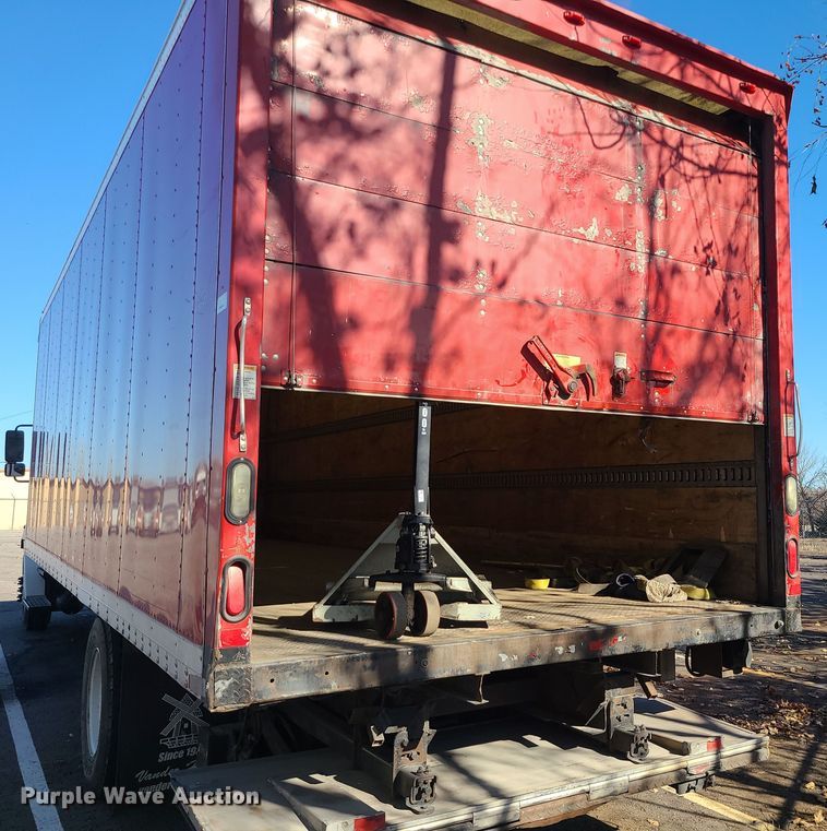 image for item MJ9531 2010 Hino 268  box truck